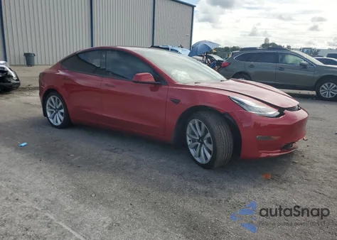 2018 Tesla Model 3 z USA, uszkodzony, nr VIN 5YJ3E1EA3JF006254